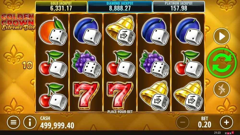 Basisspiel von Golden Crown Extreme Dice: 5×3-Raster mit Frucht-Würfel-Symbolen und drei Jackpot-Anzeigen